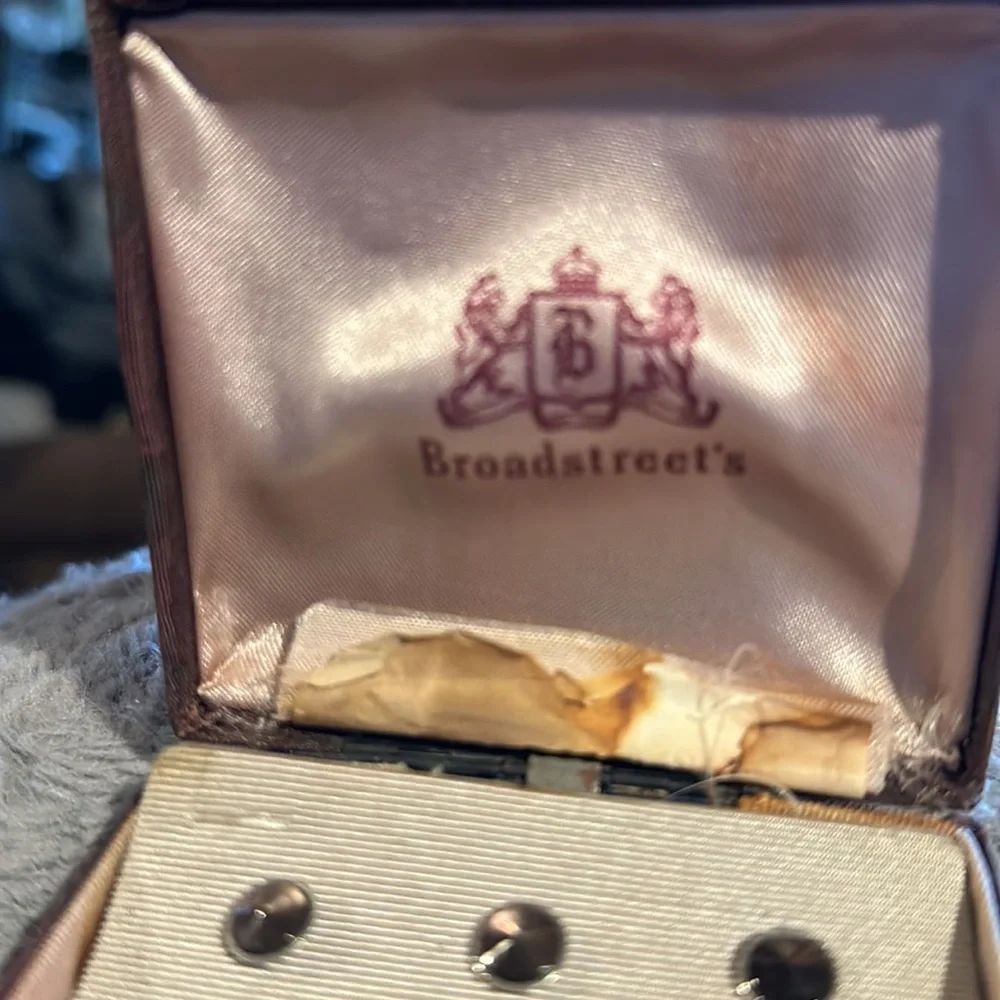 Very Vintage Broad street’s Cuff Link and button covers in original Box RARE!